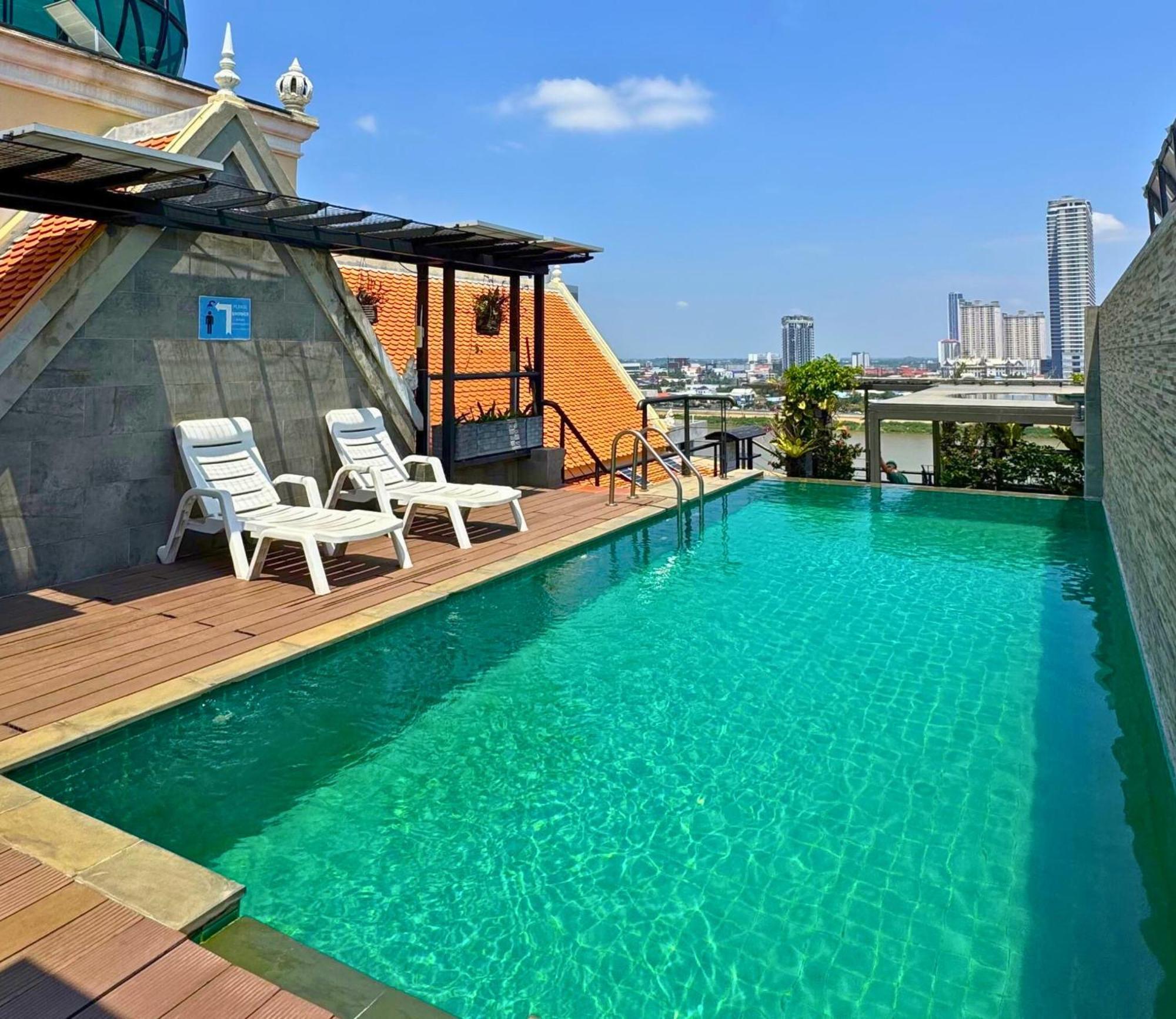 Lcs Hotel & Apartment Phnom Penh Ngoại thất bức ảnh
