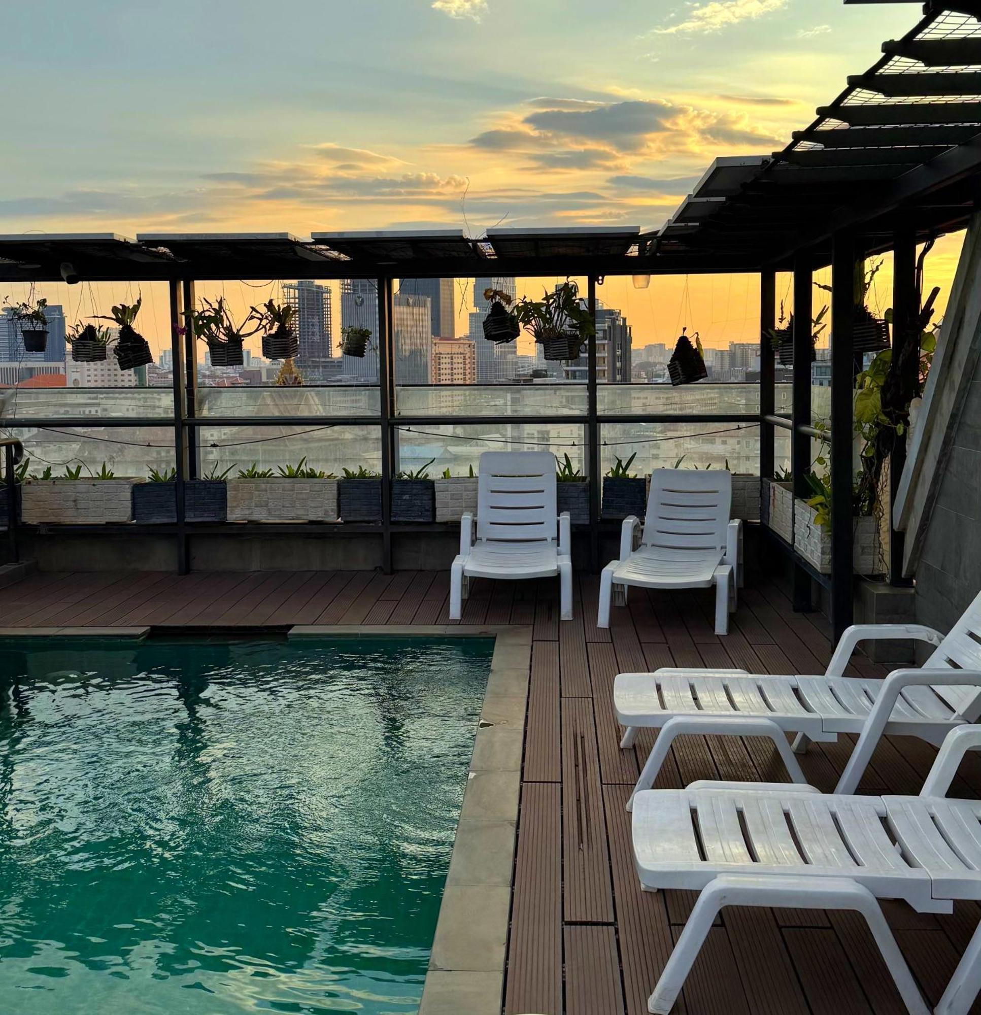 Lcs Hotel & Apartment Phnom Penh Ngoại thất bức ảnh